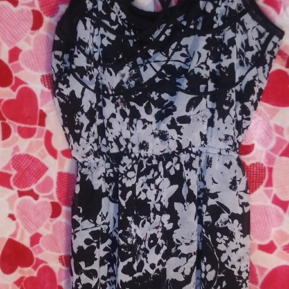 Dress - Picture 2 of 6